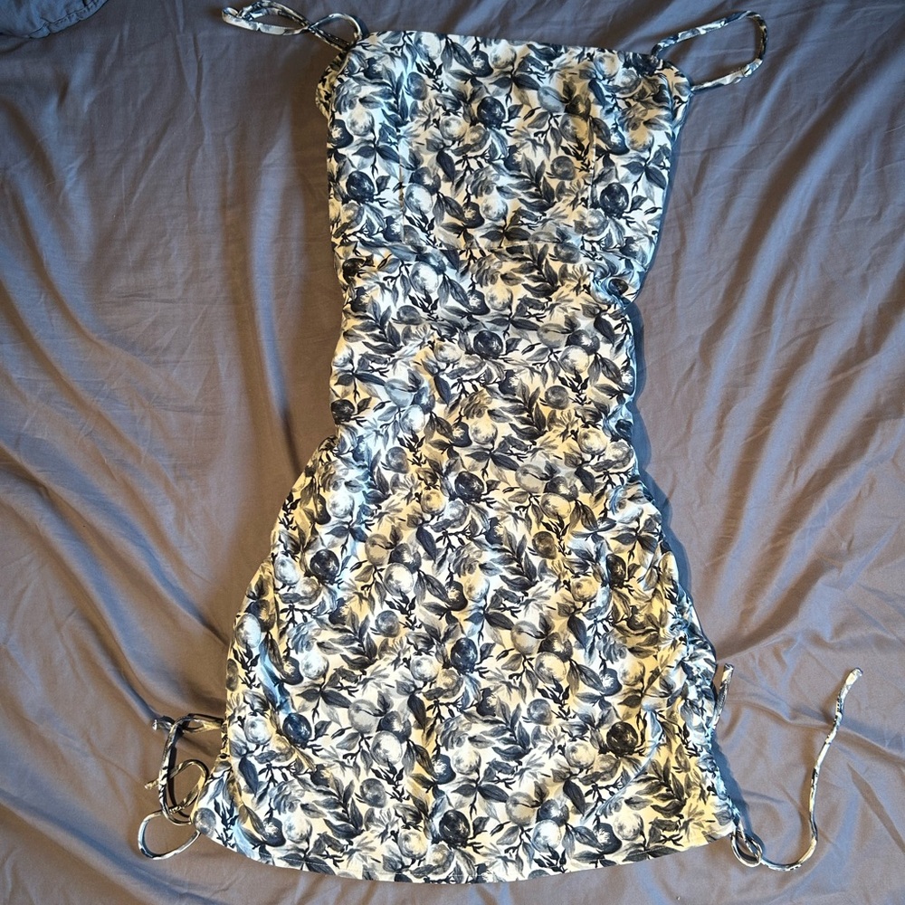 Abercrombie & Fitch Black and White Floral Mini Dress